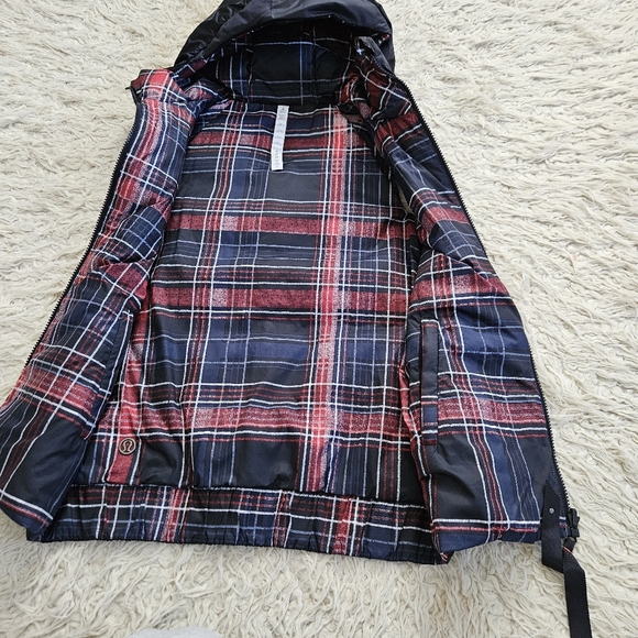 Lululemon Reversible Hooded Lightweight Down Vest - Picture 8 of 11
